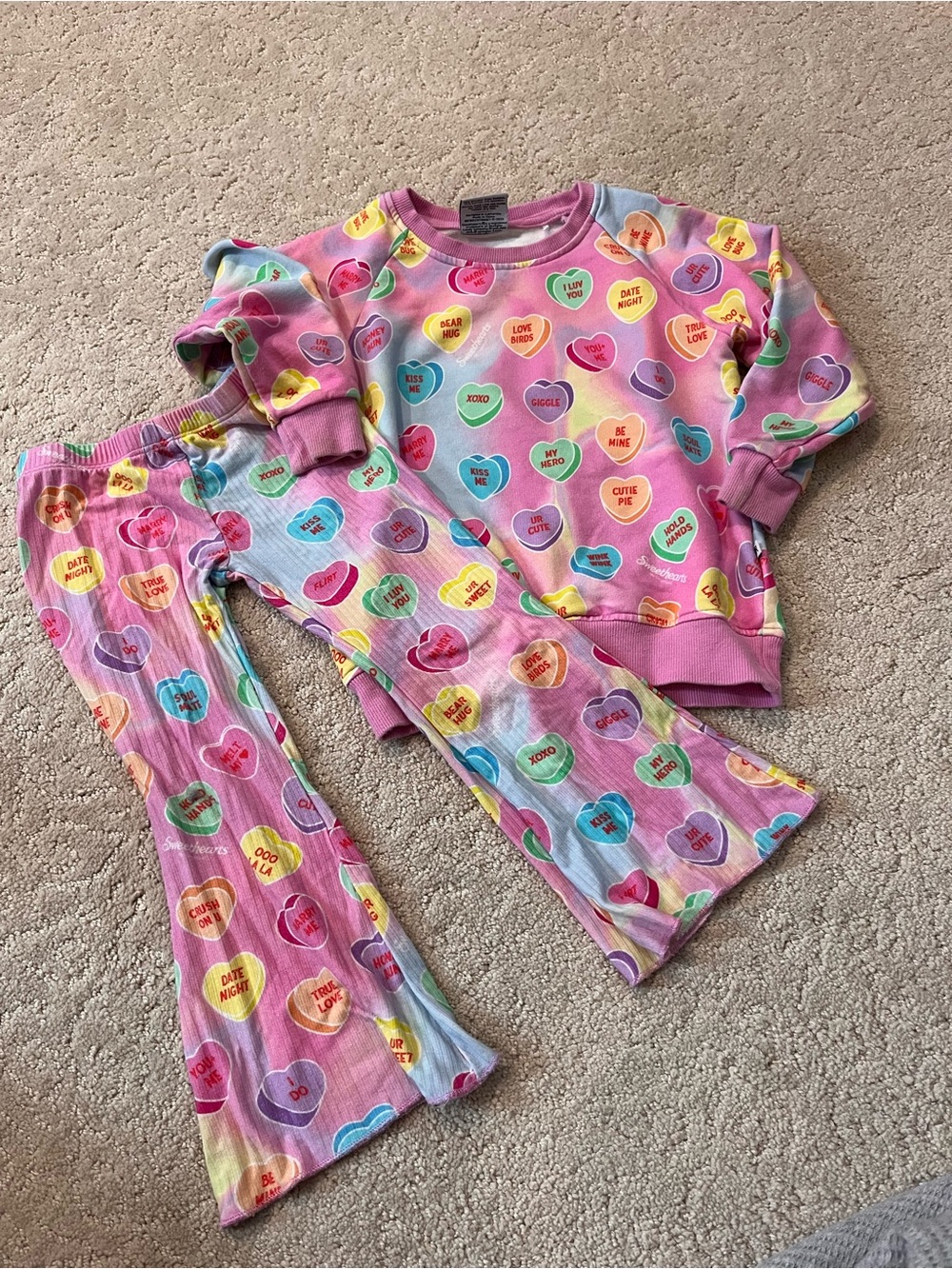 Bums & Roses Sweetheart Conversation Hearts sweatshirt & Leggings Size 2T EC